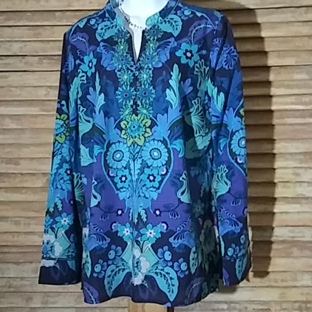 NWOT BLUES/GREENS L/S TUNIC #L